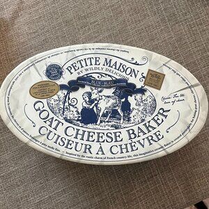 Petite Maison goat cheese baker set